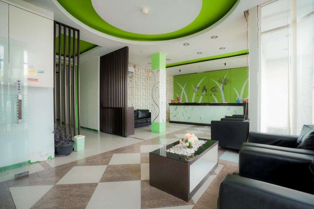Hotel Reddoorz Near Pantai Pede à Labuan Bajo Extérieur photo